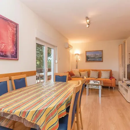 11 Apartamento Donji Karin